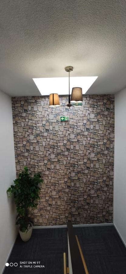 Glisy Hotel Екстериор снимка