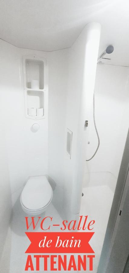 Glisy Hotel Екстериор снимка